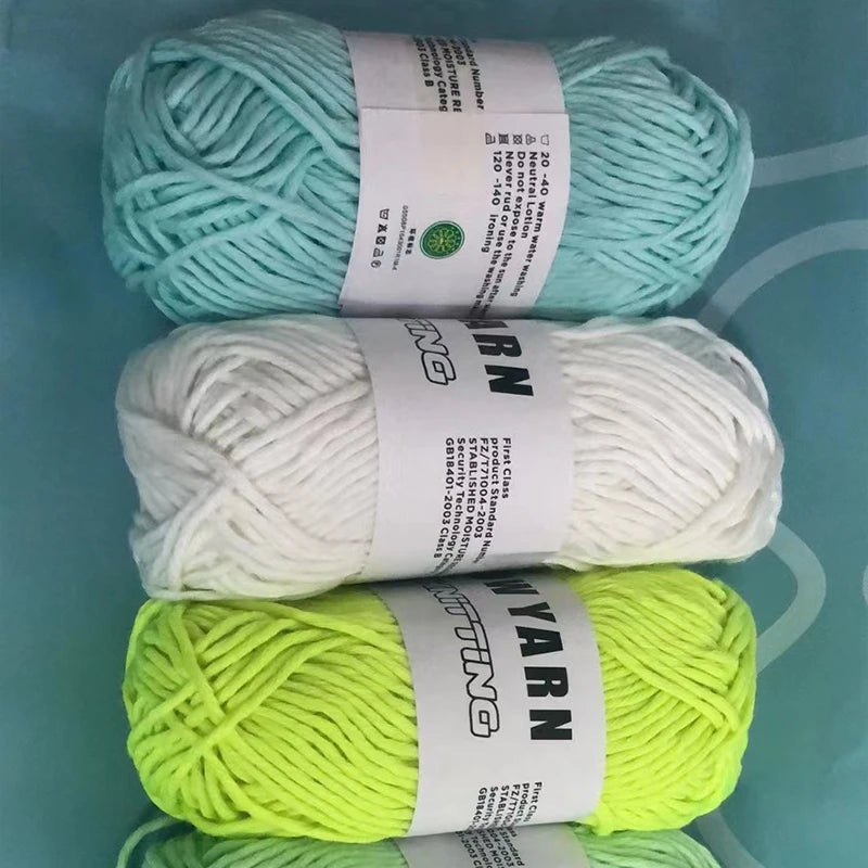 2023 Novel Functional Yarn Glow In The Dark Polyester Luminous Chunky